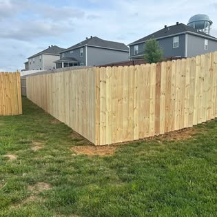 Full-yard privacy enclosure