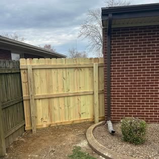 Tucked-in side yard fence